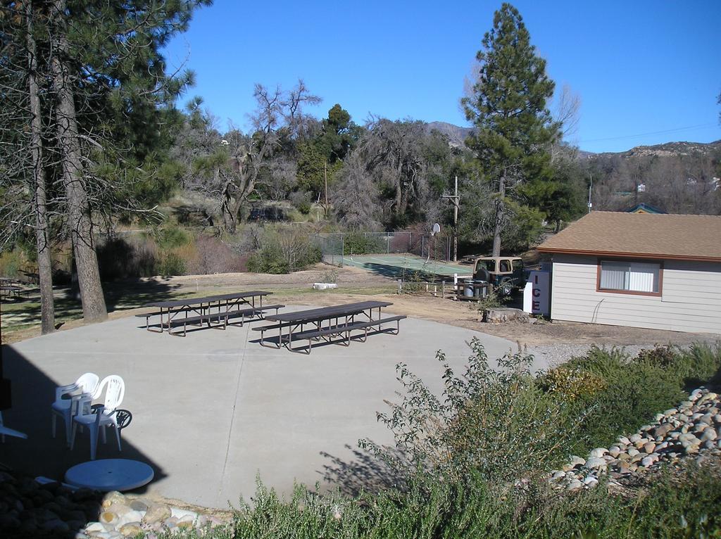Oakzanita Springs Camping Resort Cabin 1 Descanso Экстерьер фото